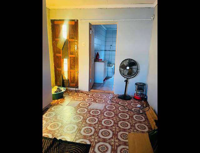 4 BEDROOM HOUSE FOR SALE IN KWAZAKHELE